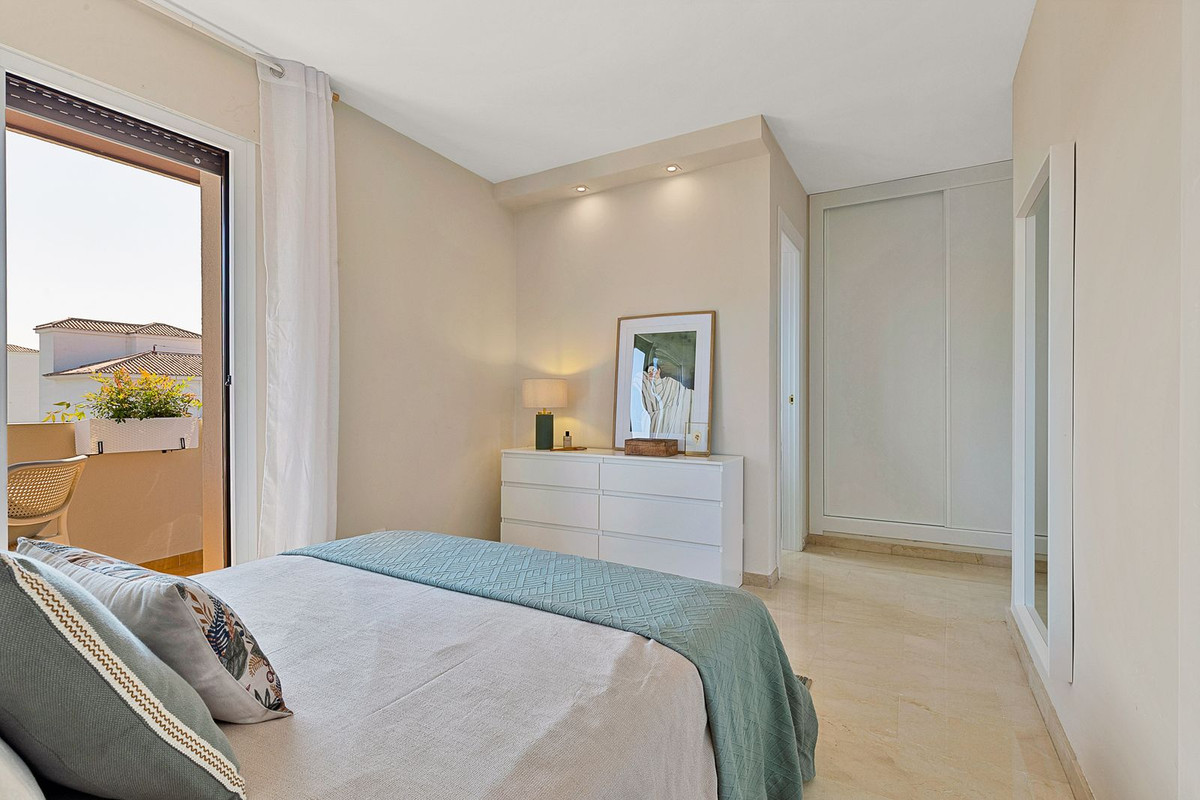 Se vende Apartamento Planta Media de 2 dormitorios en Costa Del Sol, Málaga, España