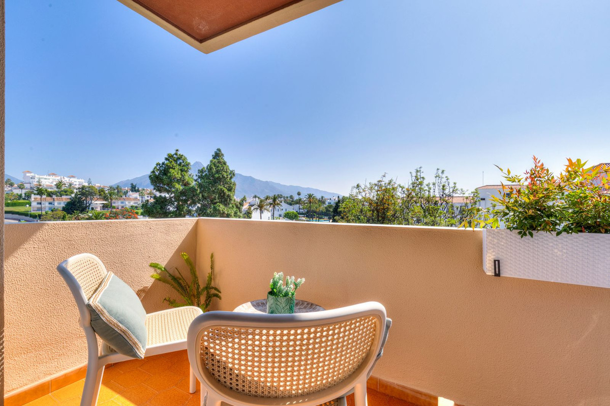 Se vende Apartamento Planta Media de 2 dormitorios en Costa Del Sol, Málaga, España