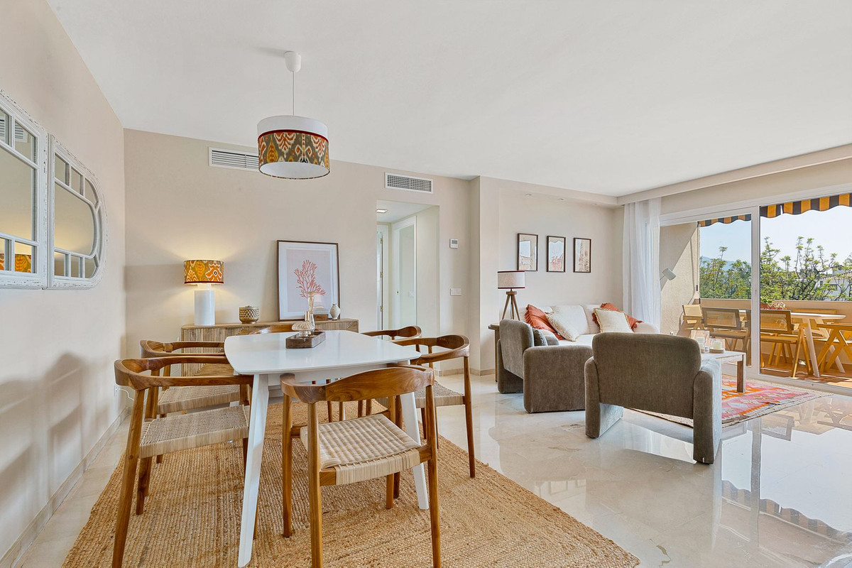 Se vende Apartamento Planta Media de 2 dormitorios en Costa Del Sol, Málaga, España