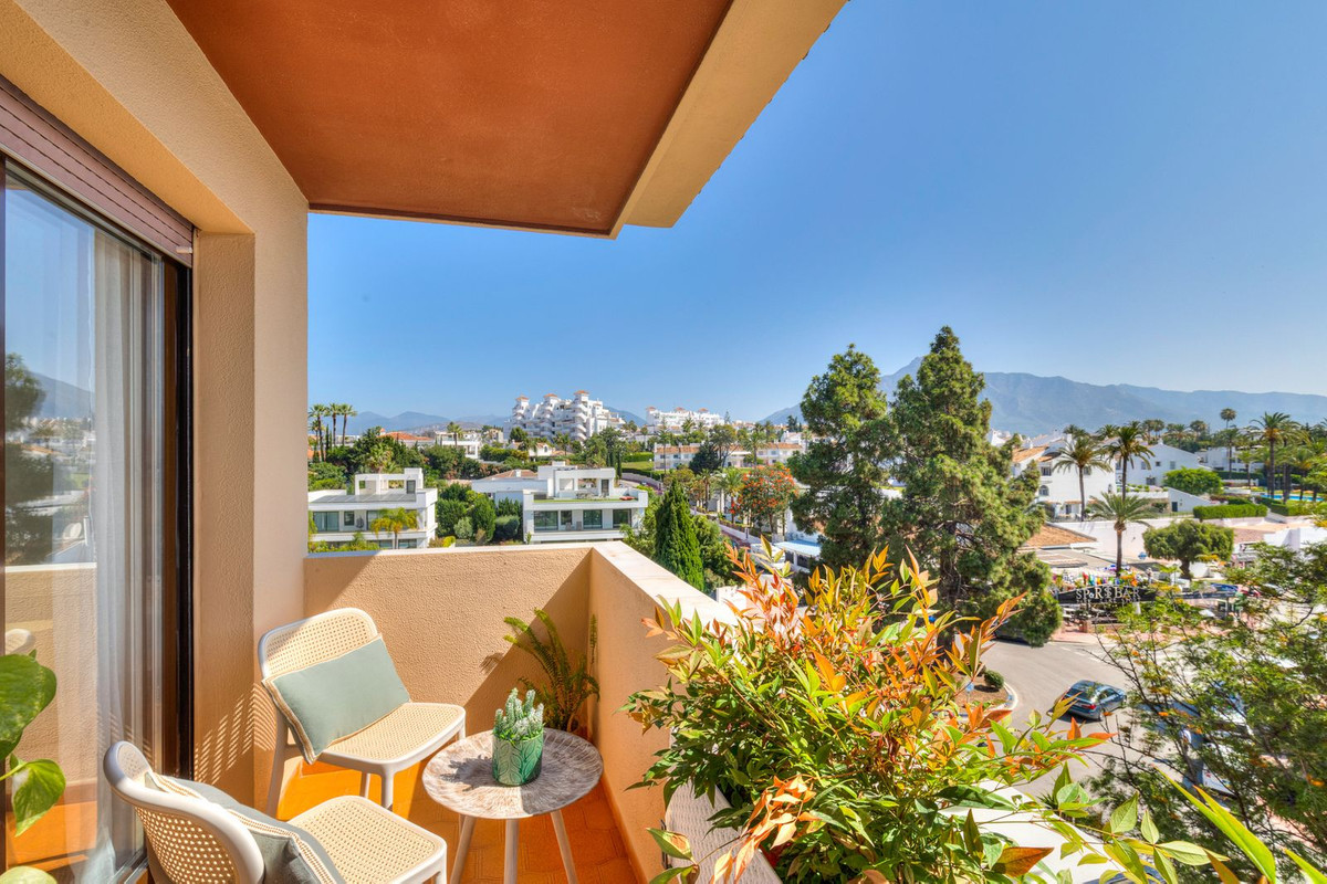 Se vende Apartamento Planta Media de 2 dormitorios en Costa Del Sol, Málaga, España