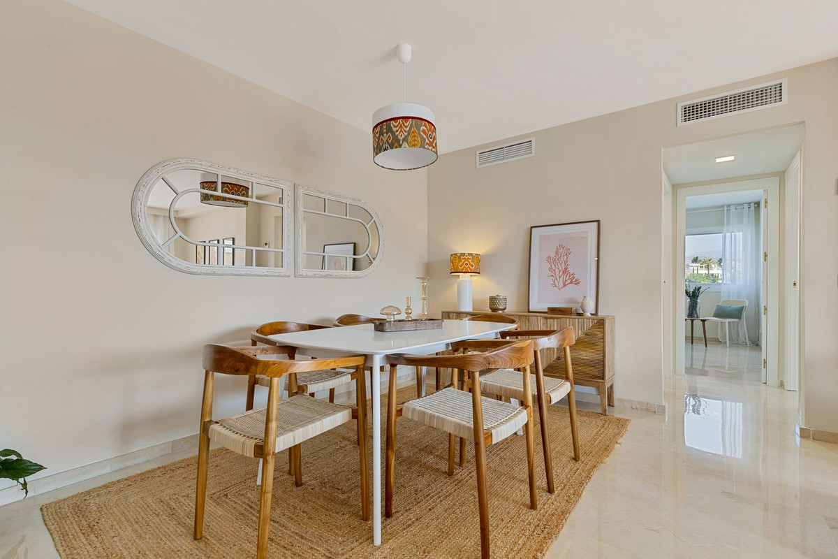 Se vende Apartamento Planta Media de 2 dormitorios en Costa Del Sol, Málaga, España