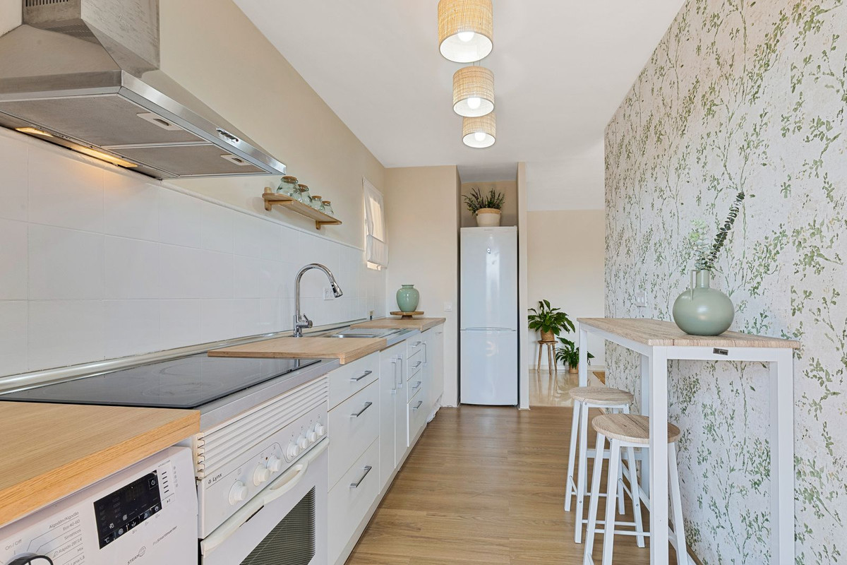 Se vende Apartamento Planta Media de 2 dormitorios en Costa Del Sol, Málaga, España