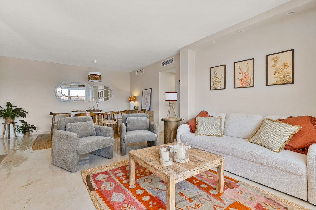 Se vende Apartamento Planta Media de 2 dormitorios en Costa Del Sol, Málaga, España