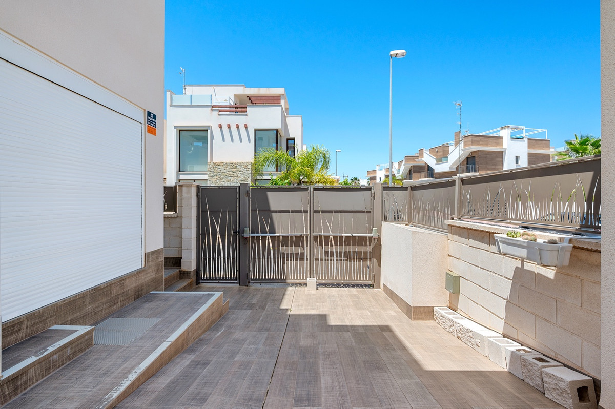 3 Bed Townhouse for sale in Ciudad Quesada Costa Blanca, Alicante, Spain