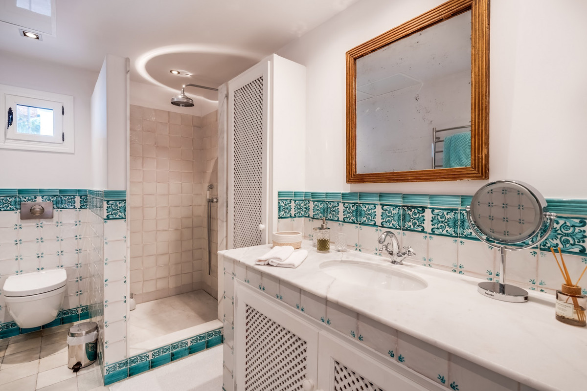 2 Bed Apartment for sale in La Zagaleta Costa Del Sol, Málaga, Spain