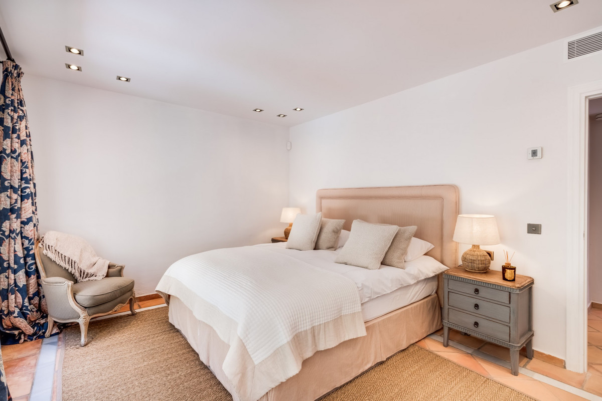 2 Bed Apartment for sale in La Zagaleta Costa Del Sol, Málaga, Spain