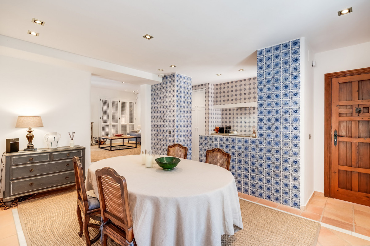 2 Bed Apartment for sale in La Zagaleta Costa Del Sol, Málaga, Spain