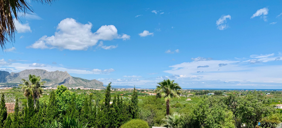 5 Bed Townhouse for sale in Sella Costa Blanca, Alicante, Spain