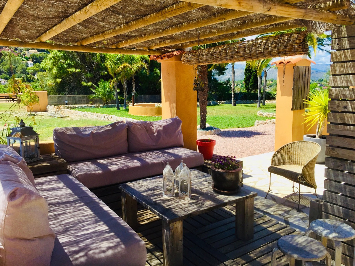 5 Bed Townhouse for sale in Sella Costa Blanca, Alicante, Spain