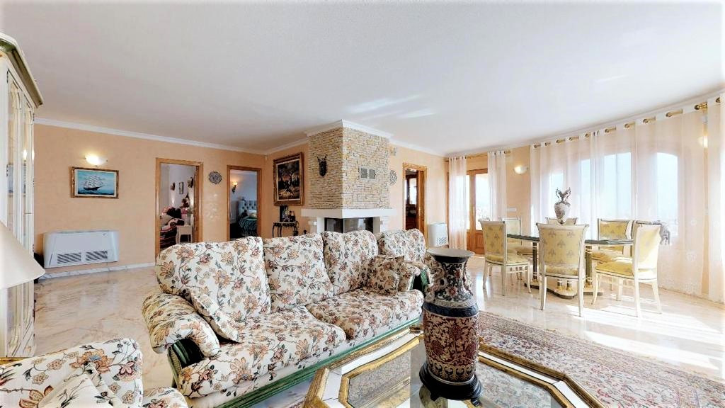 7 Bed Townhouse for sale in Calpe Costa Blanca, Alicante, Spain