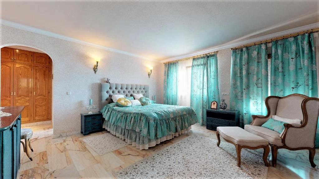 7 Bed Townhouse for sale in Calpe Costa Blanca, Alicante, Spain