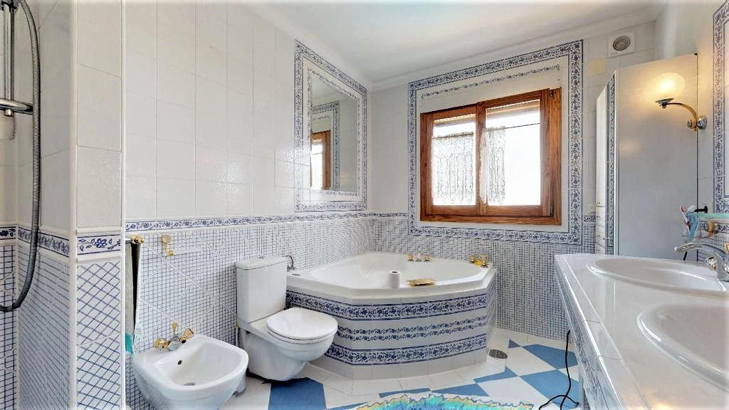 7 Bed Townhouse for sale in Calpe Costa Blanca, Alicante, Spain