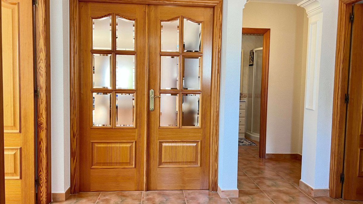Se vende Villa - Chalet de 5 dormitorios en Costa Blanca, Alicante, España
