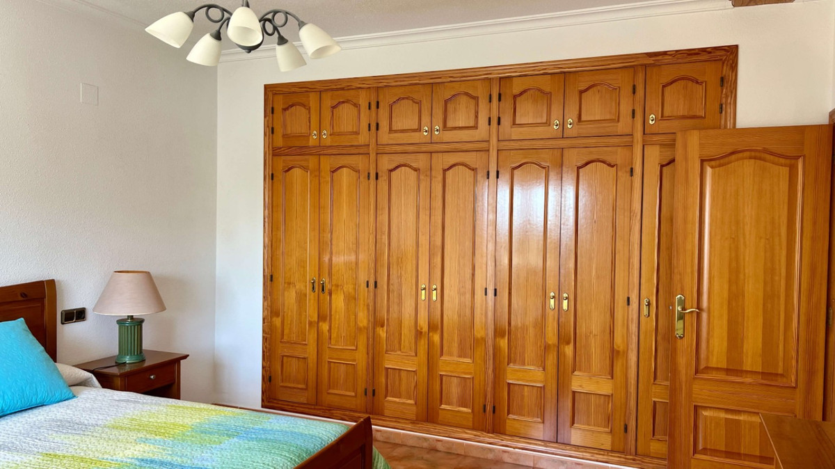 Se vende Villa - Chalet de 5 dormitorios en Costa Blanca, Alicante, España