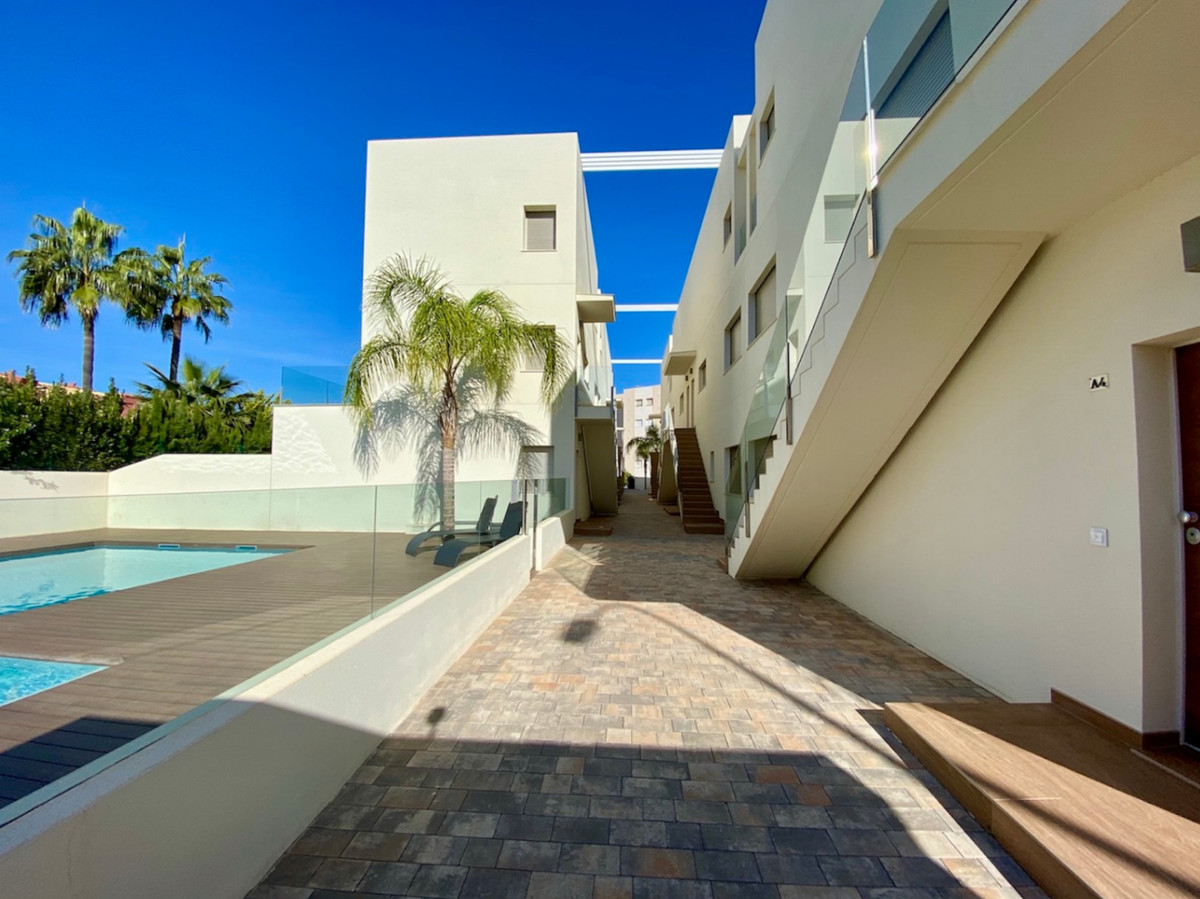 Se vende Apartamento Planta Baja de 3 dormitorios en Costa Blanca, Alicante, España
