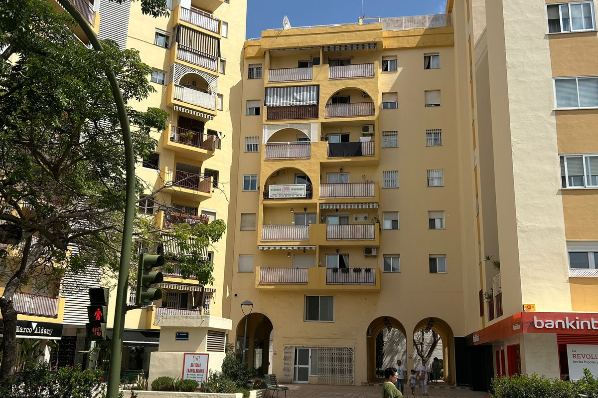 Se vende Apartamento Planta Media de 3 dormitorios en Costa Del Sol, Málaga, España