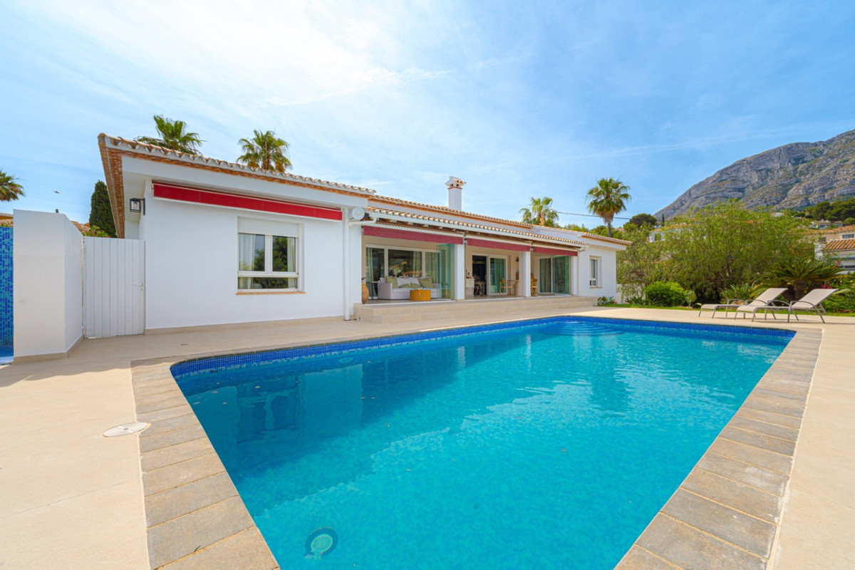 4 Bed Townhouse for sale in Denia Costa Blanca, Alicante, Spain