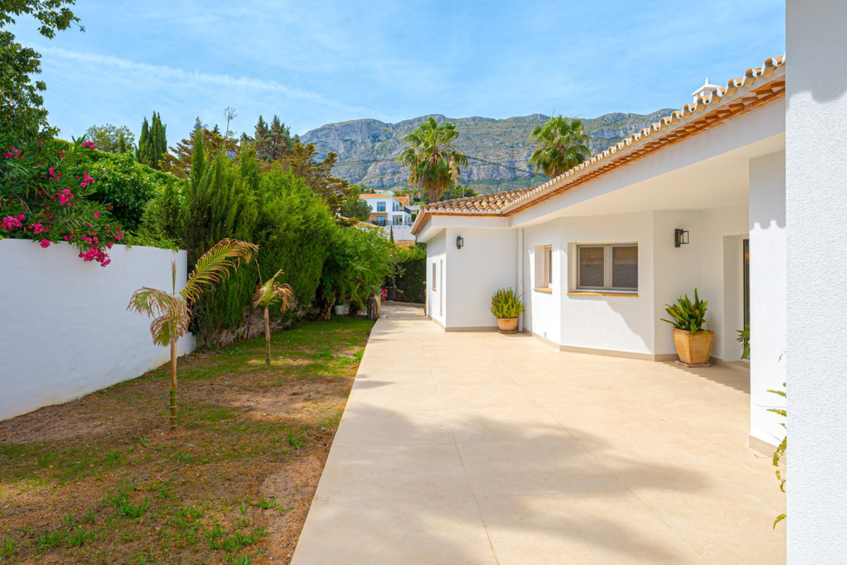 4 Bed Townhouse for sale in Denia Costa Blanca, Alicante, Spain