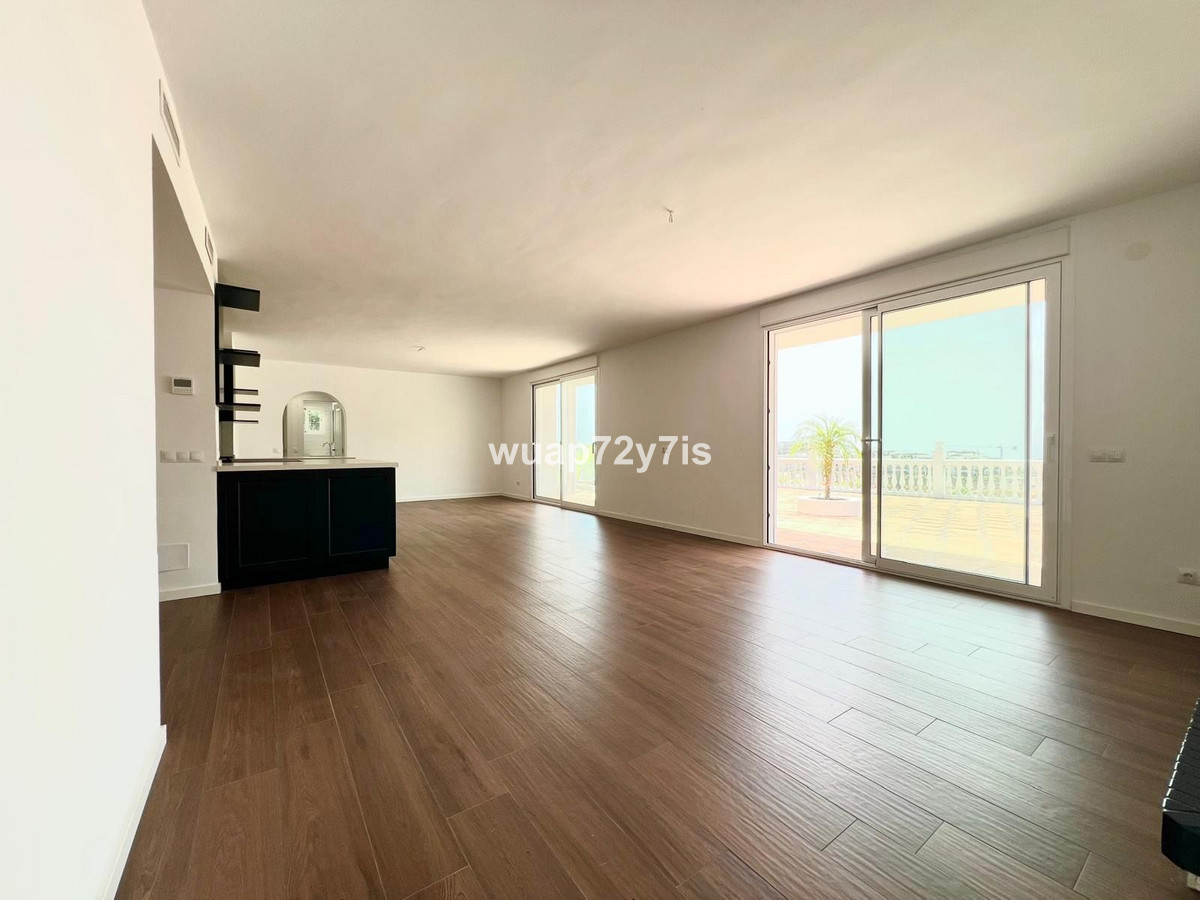 Se vende Pareada de 5 dormitorios en Costa Del Sol, Málaga, España