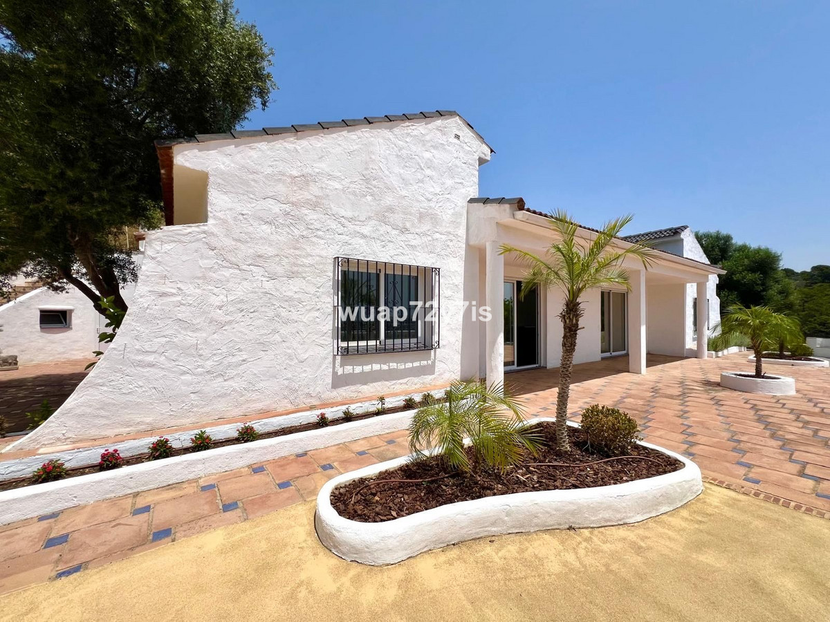 Se vende Pareada de 5 dormitorios en Costa Del Sol, Málaga, España