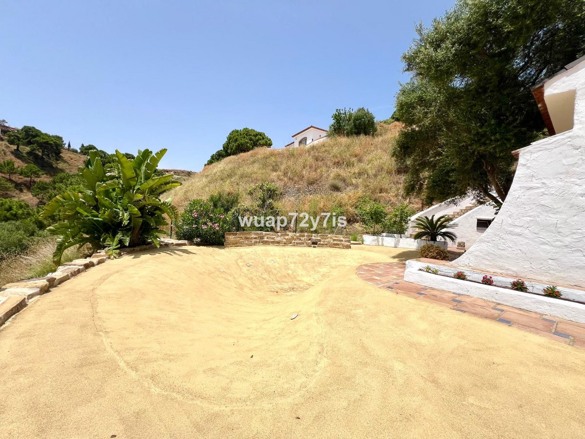 Se vende Pareada de 5 dormitorios en Costa Del Sol, Málaga, España