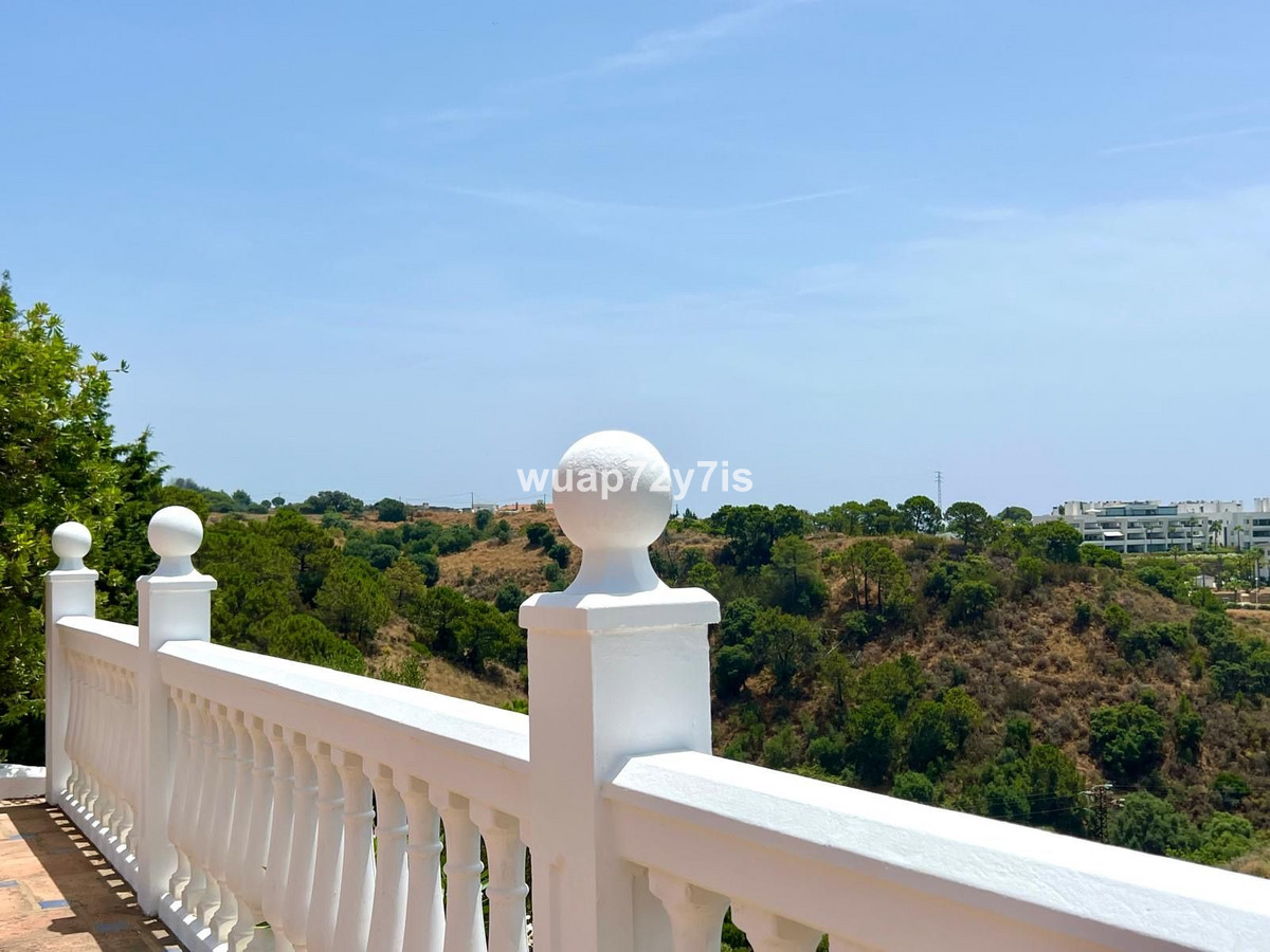 Se vende Pareada de 5 dormitorios en Costa Del Sol, Málaga, España