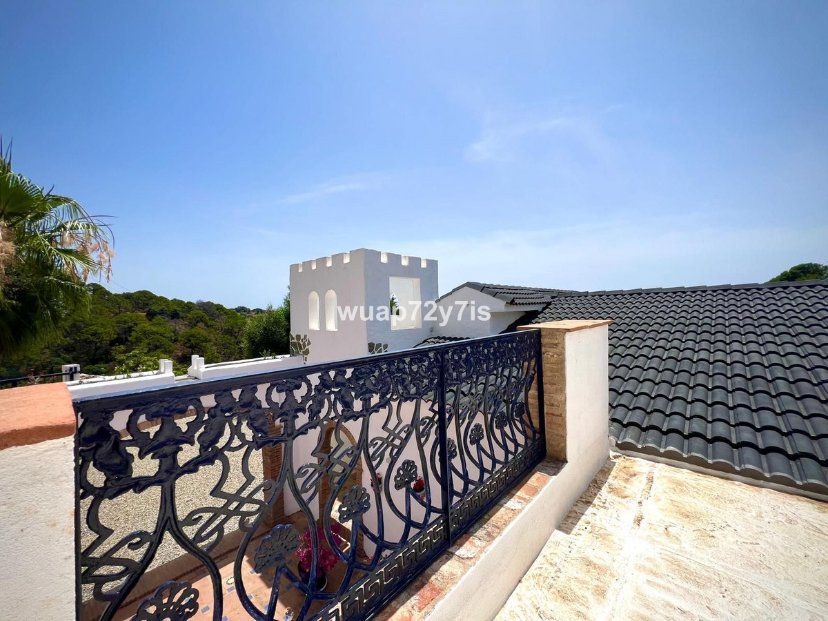 Se vende Pareada de 5 dormitorios en Costa Del Sol, Málaga, España