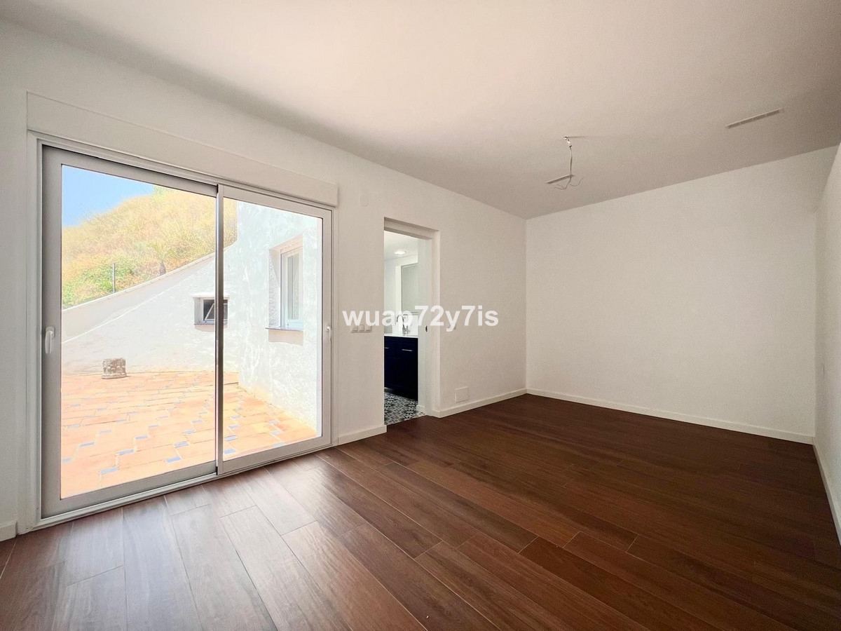 Se vende Pareada de 5 dormitorios en Costa Del Sol, Málaga, España