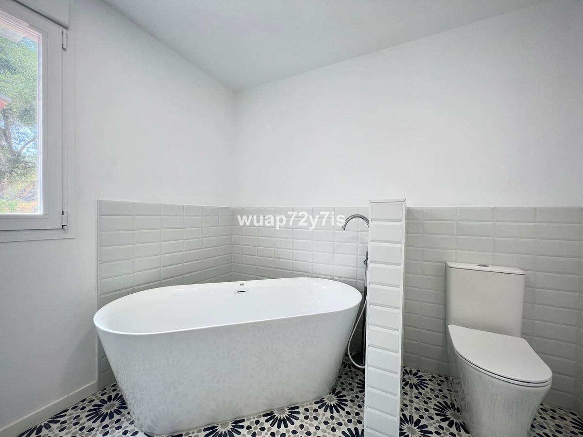 Se vende Pareada de 5 dormitorios en Costa Del Sol, Málaga, España