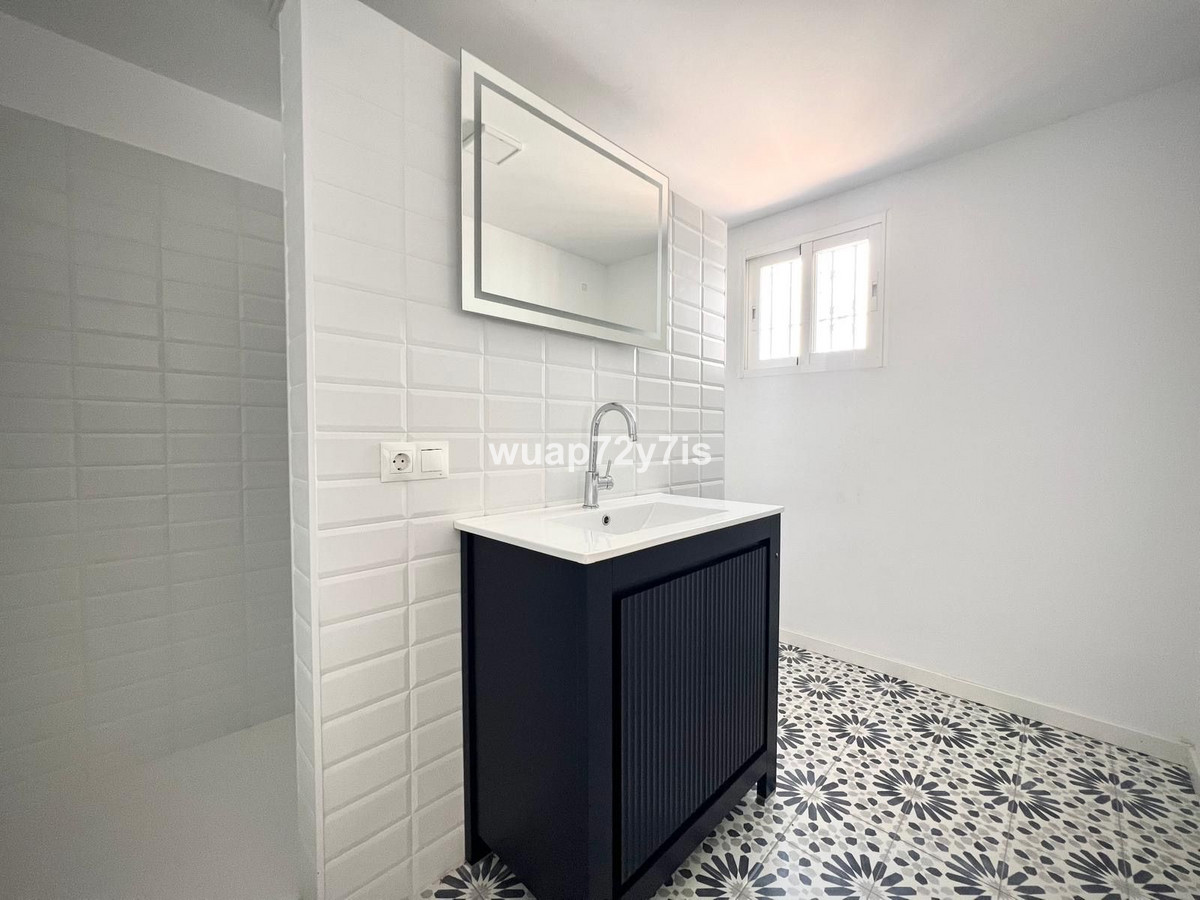 Se vende Pareada de 5 dormitorios en Costa Del Sol, Málaga, España