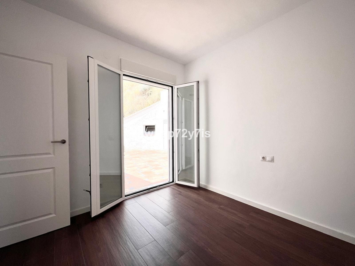 Se vende Pareada de 5 dormitorios en Costa Del Sol, Málaga, España