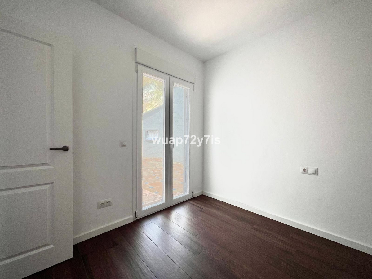 Se vende Pareada de 5 dormitorios en Costa Del Sol, Málaga, España
