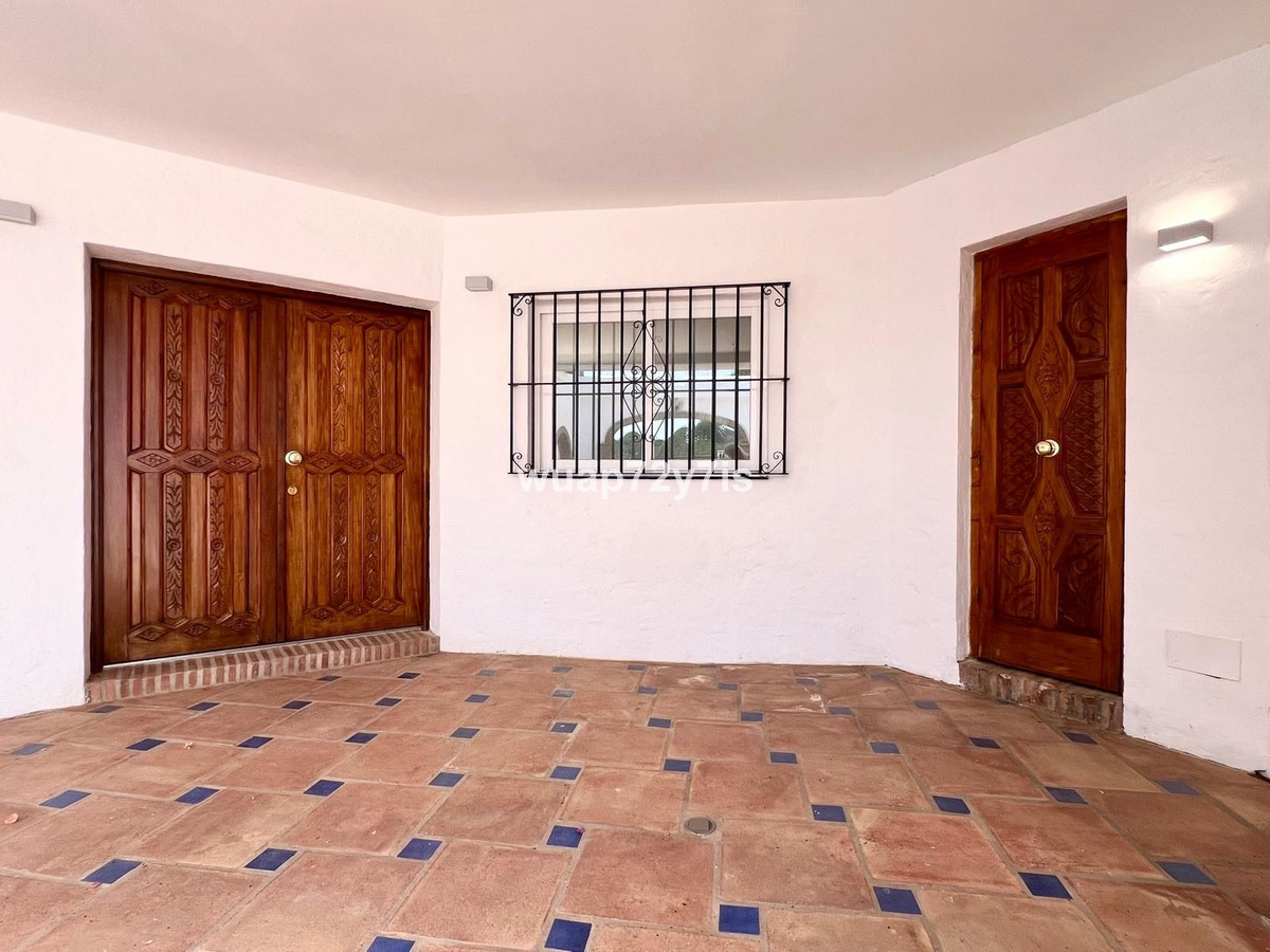 Se vende Pareada de 5 dormitorios en Costa Del Sol, Málaga, España