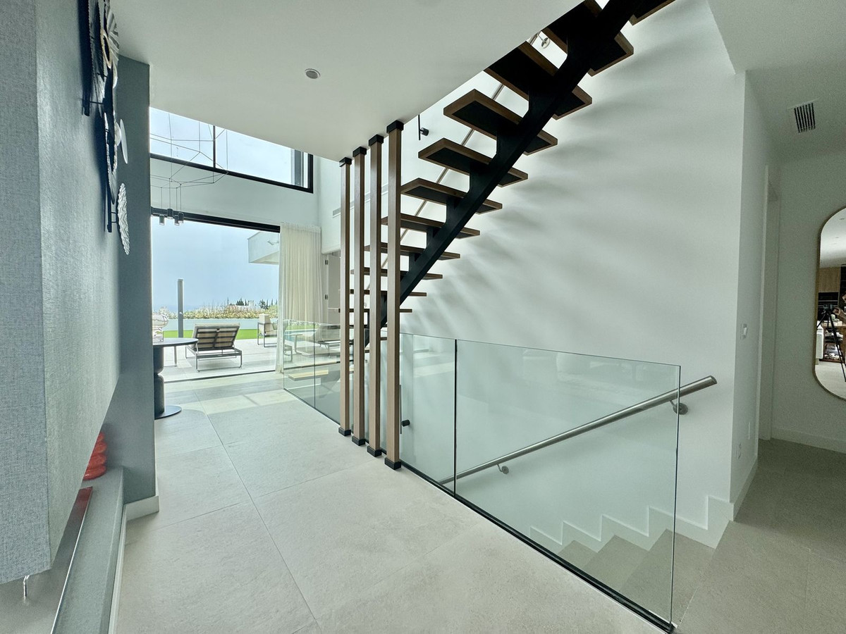 6 Bed Townhouse for sale in Cancelada Costa Del Sol, Málaga, Spain