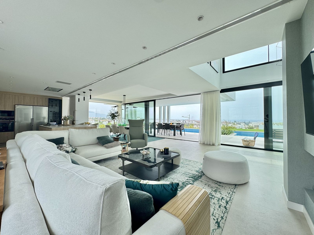 6 Bed Townhouse for sale in Cancelada Costa Del Sol, Málaga, Spain