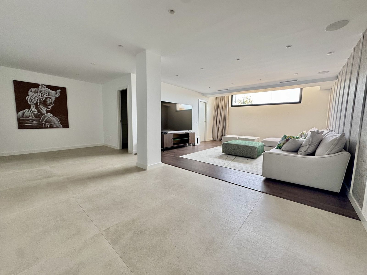 6 Bed Townhouse for sale in Cancelada Costa Del Sol, Málaga, Spain