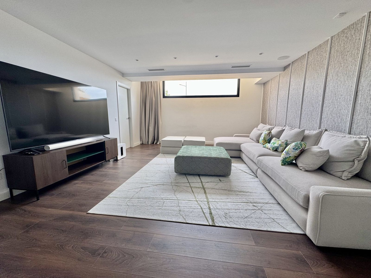 6 Bed Townhouse for sale in Cancelada Costa Del Sol, Málaga, Spain