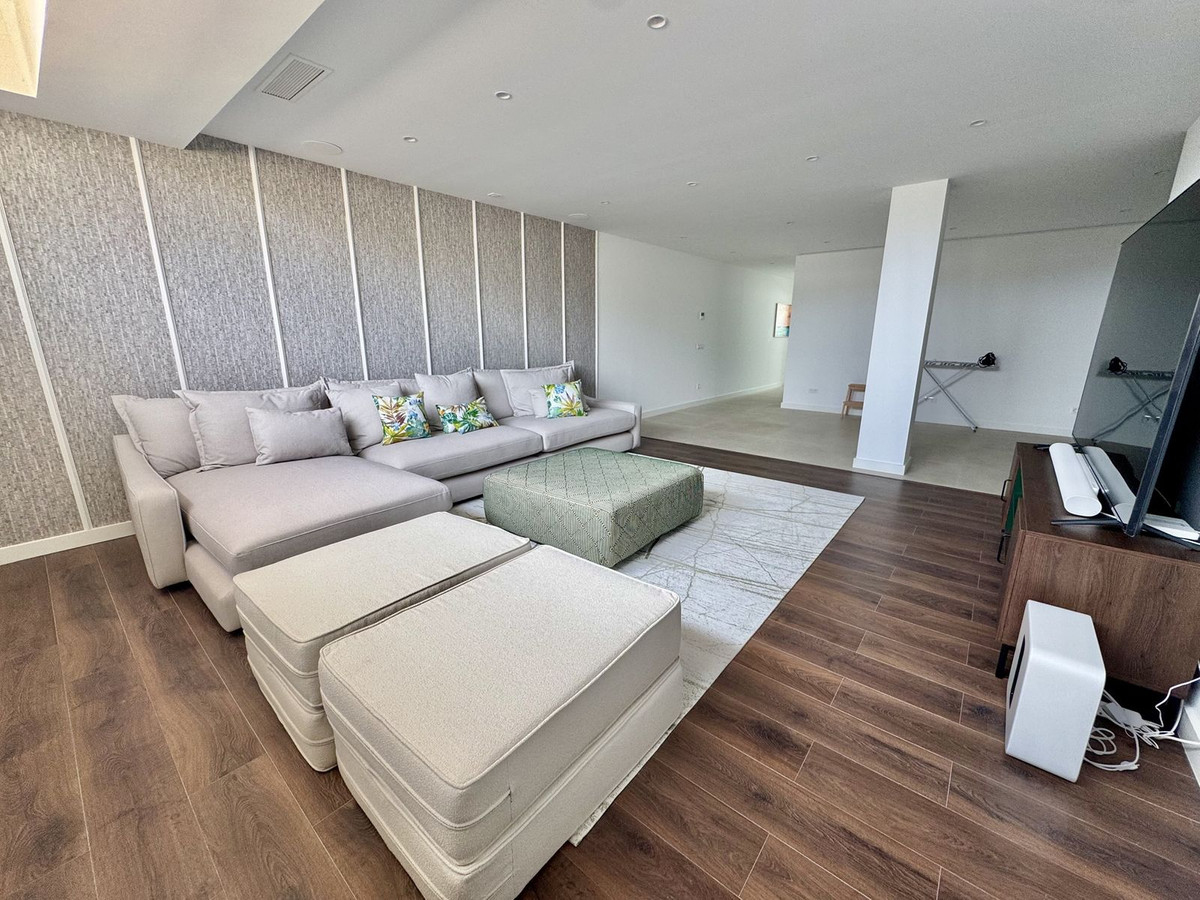6 Bed Townhouse for sale in Cancelada Costa Del Sol, Málaga, Spain