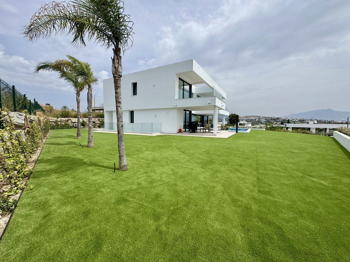 6 Bed Townhouse for sale in Cancelada Costa Del Sol, Málaga, Spain