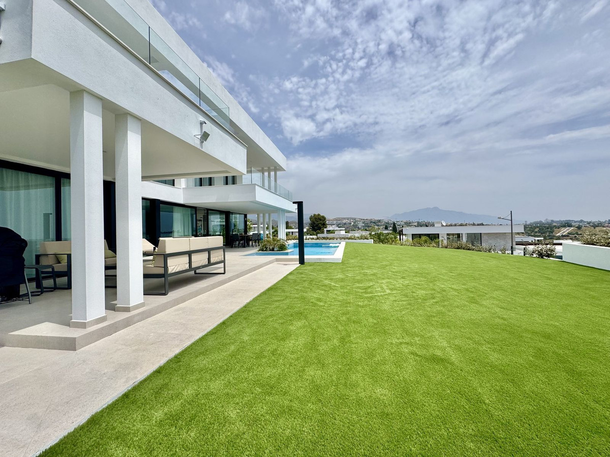 6 Bed Townhouse for sale in Cancelada Costa Del Sol, Málaga, Spain