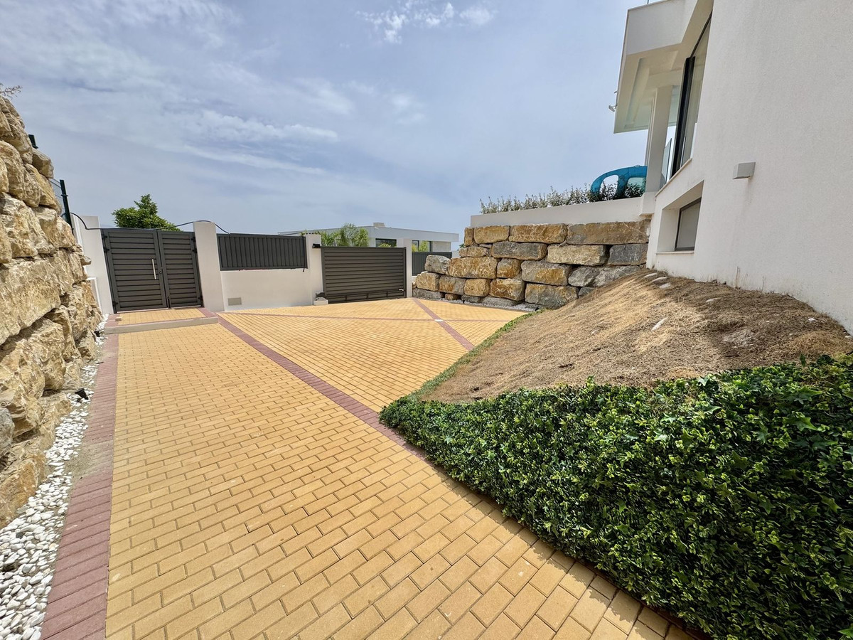 6 Bed Townhouse for sale in Cancelada Costa Del Sol, Málaga, Spain