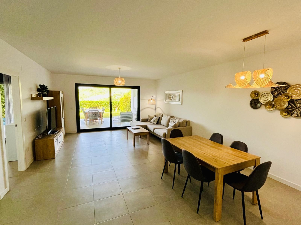Se vende Apartamento Planta Baja de 2 dormitorios en Costa Del Sol, Málaga, España