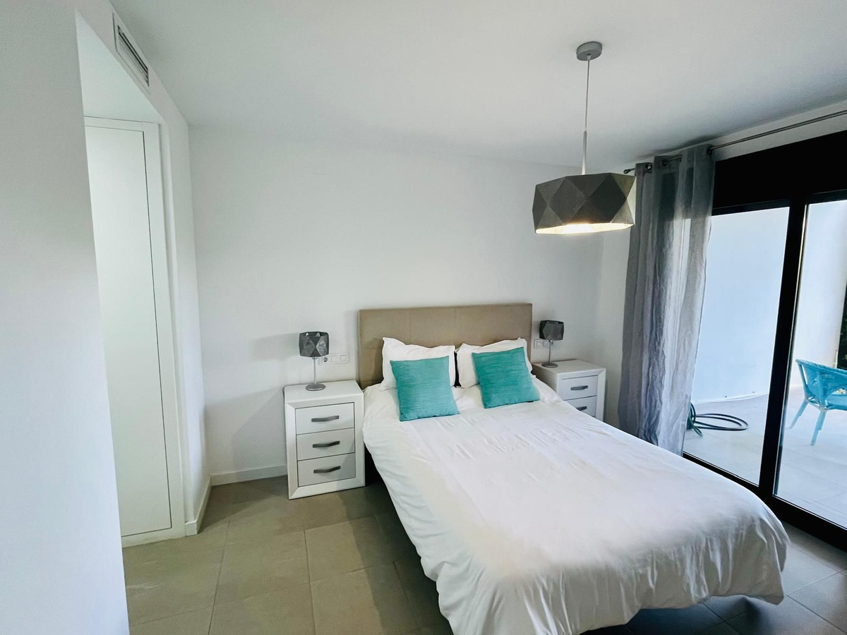 Se vende Apartamento Planta Baja de 2 dormitorios en Costa Del Sol, Málaga, España