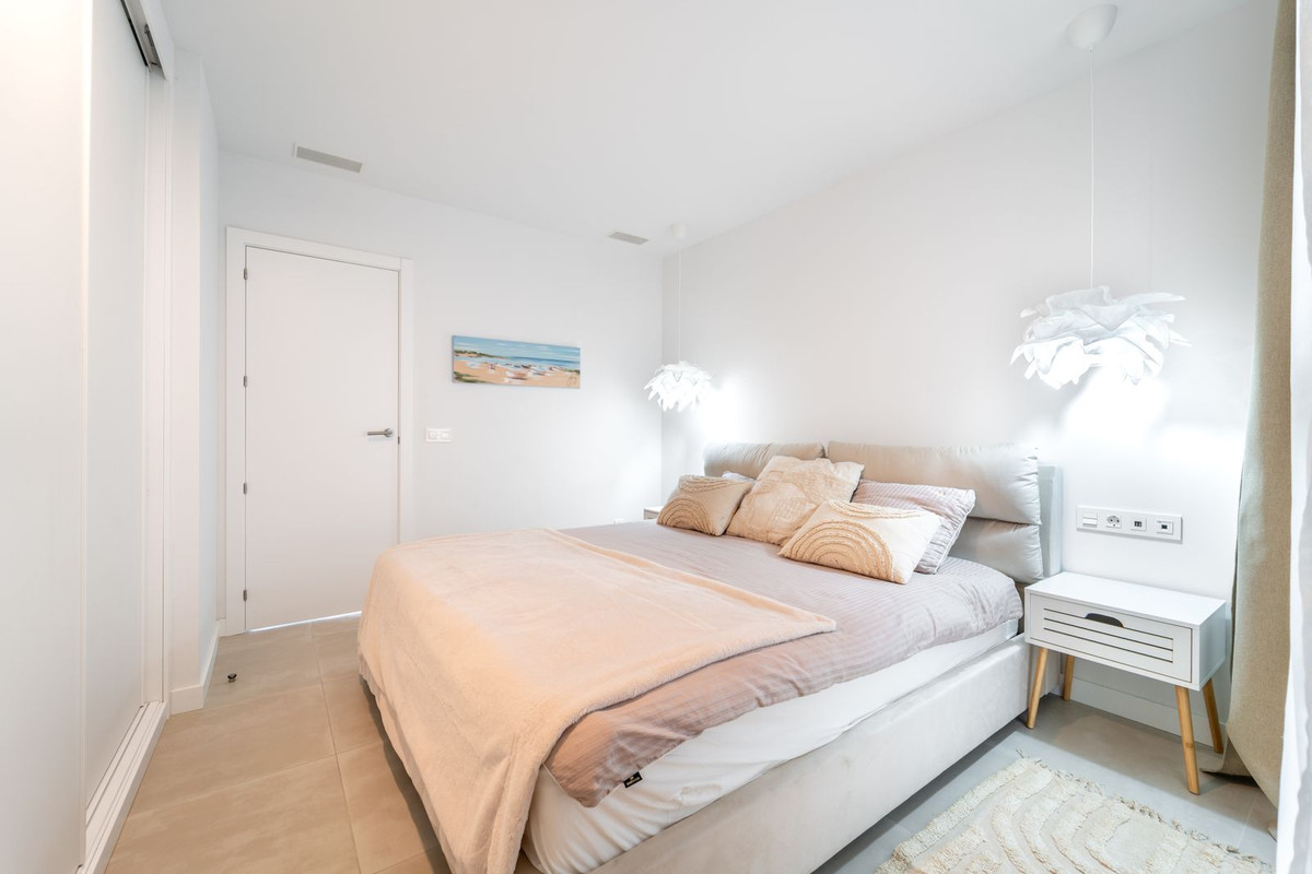 2 Bed Apartment for sale in Fuengirola Costa Del Sol, Málaga, Spain