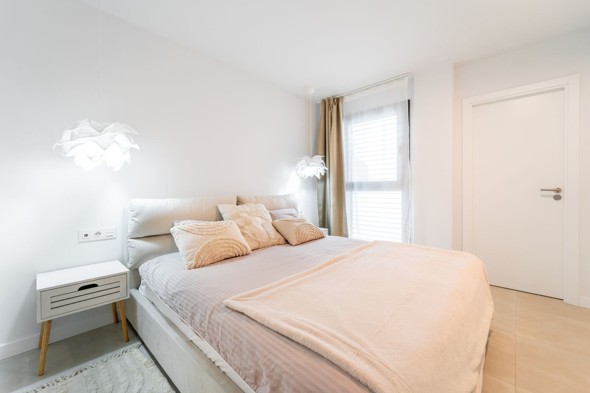 2 Bed Apartment for sale in Fuengirola Costa Del Sol, Málaga, Spain