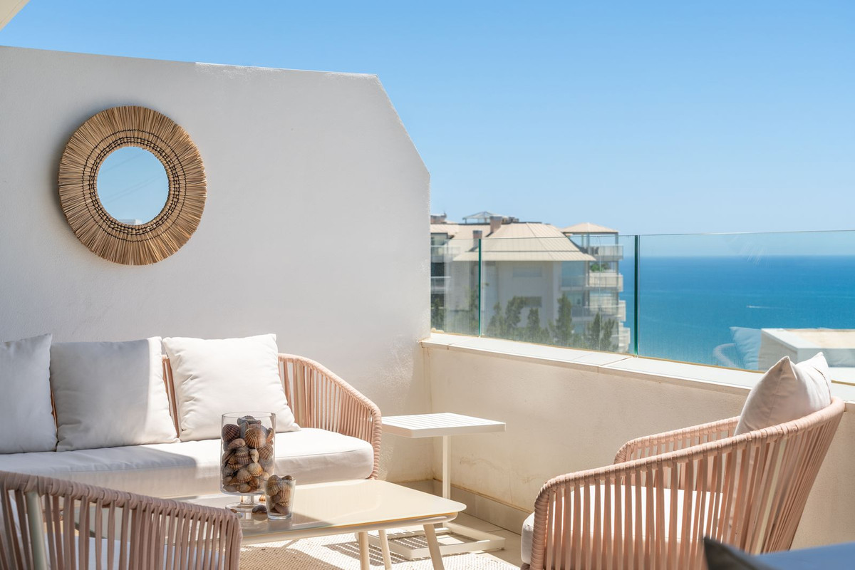 2 Bed Apartment for sale in Fuengirola Costa Del Sol, Málaga, Spain