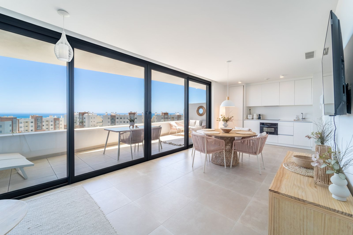 2 Bed Apartment for sale in Fuengirola Costa Del Sol, Málaga, Spain