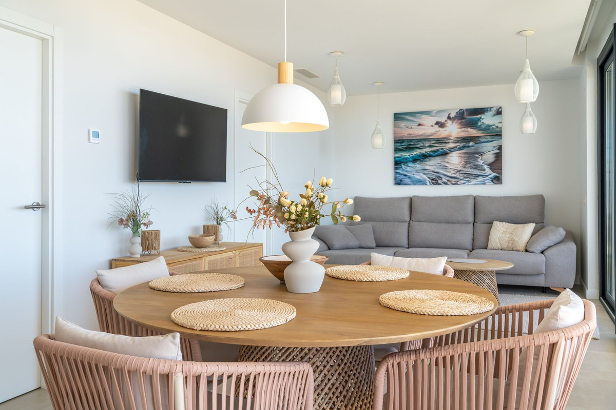 2 Bed Apartment for sale in Fuengirola Costa Del Sol, Málaga, Spain