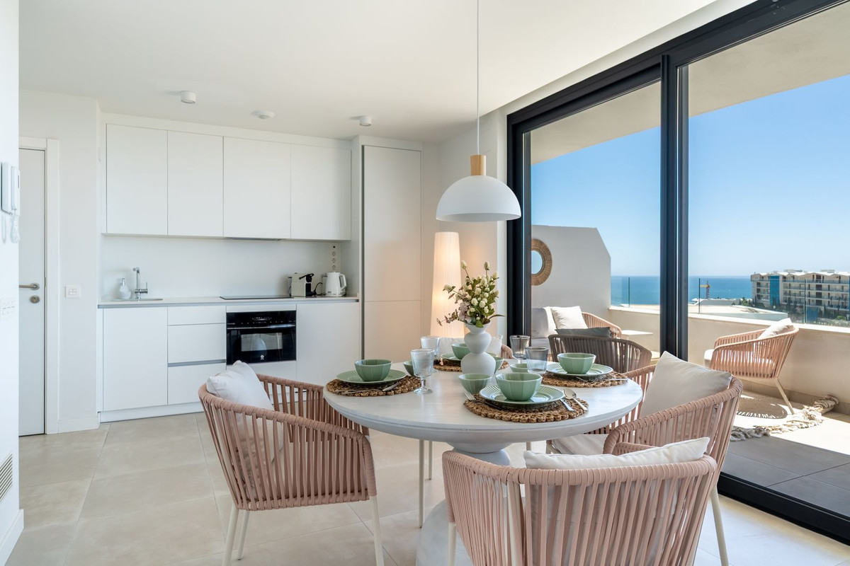 2 Bed Apartment for sale in Fuengirola Costa Del Sol, Málaga, Spain