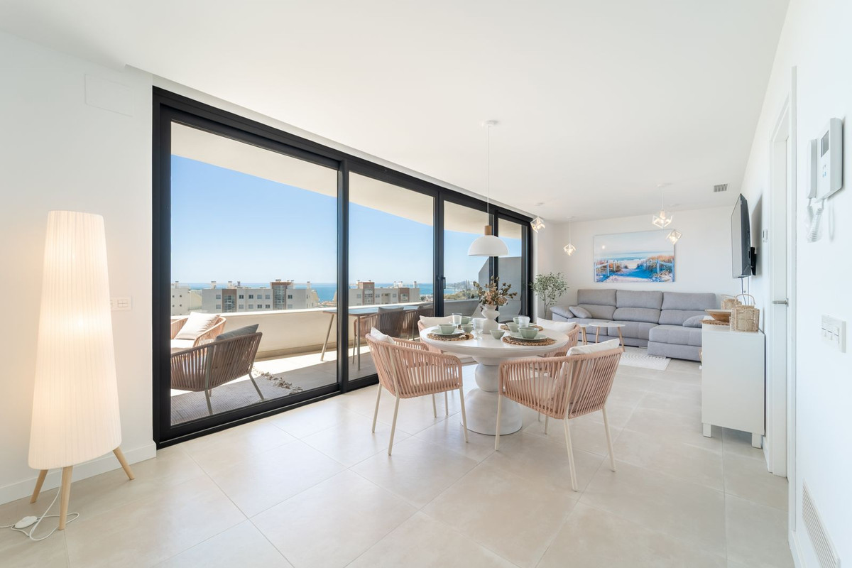 2 Bed Apartment for sale in Fuengirola Costa Del Sol, Málaga, Spain